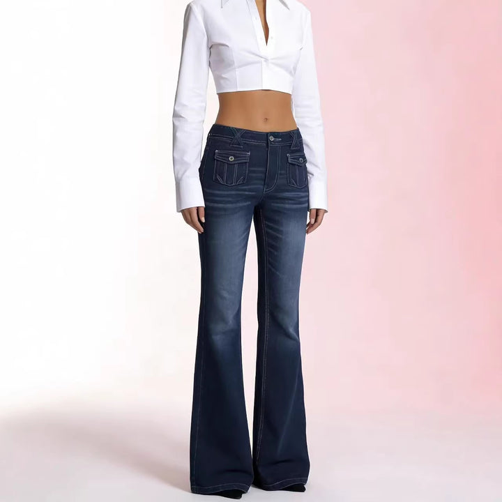 Damen nan High‑Waist Schlagjeans mit dekorativen aufgesetzten Fronttaschen und figurbetonter Oberschenkelpartie Drune