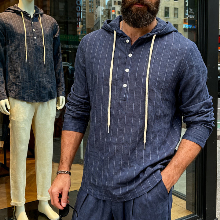 Herren nan Kapuzenshirt aus Leinenmix mit halber Knopfleiste und Nadelstreifen Drune