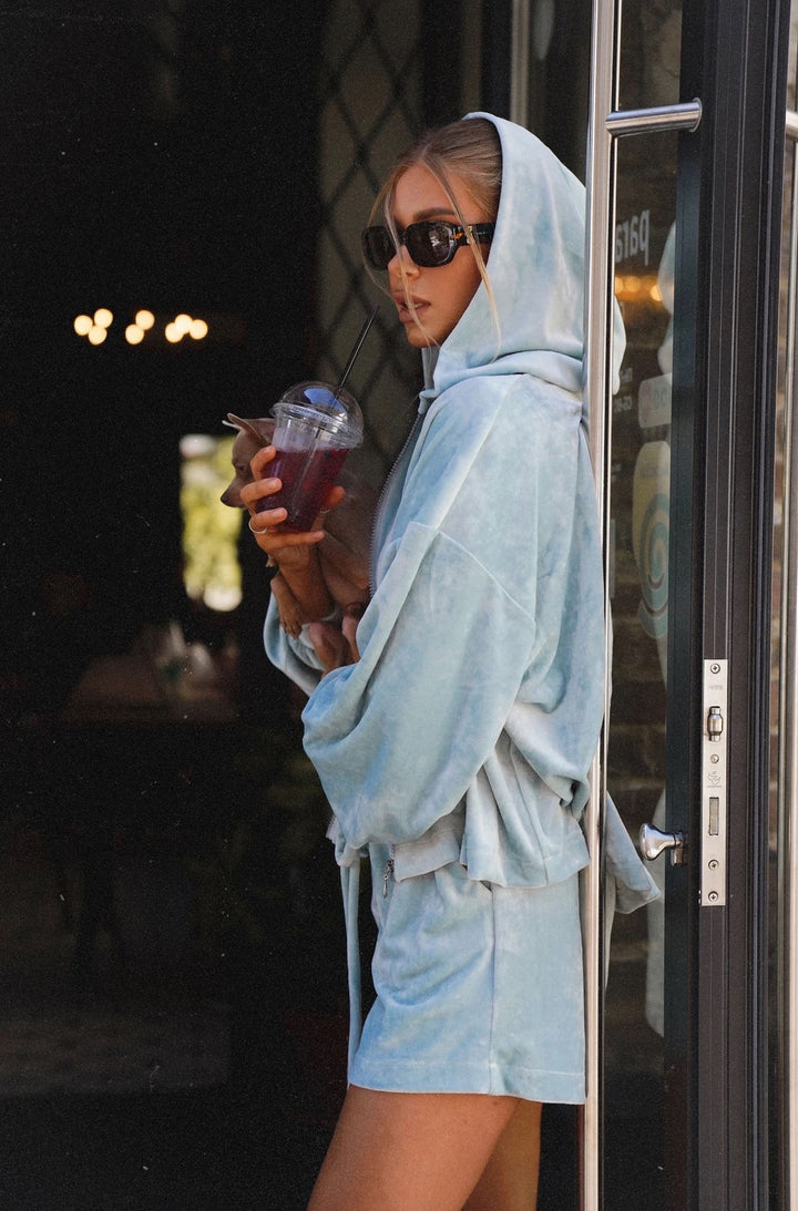 Damen nan lässiges Velours Lounge-Set mit kurz geschnittener Kapuzenjacke und hochgeschnittenen Shorts Drune