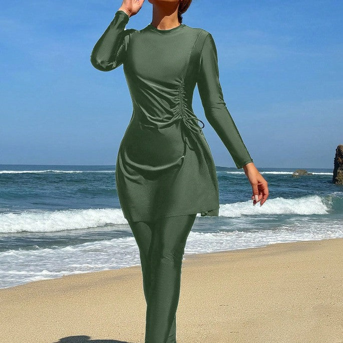 Damen Sportliches Strandoutfit mit figurbetonendem Kleid und langen Leggings Drune