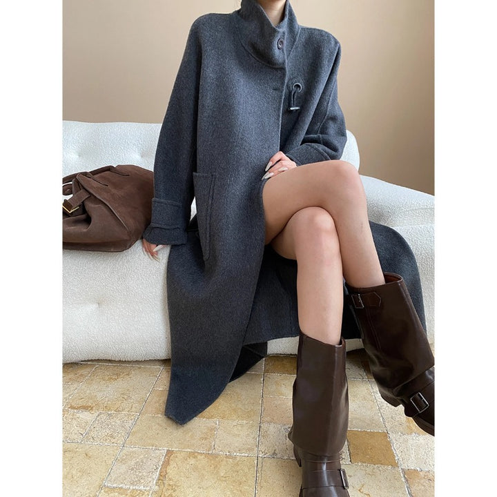 Damen eleganter Wollmantel mit hohem Kragen und dekorativen Knopfdetails Drune