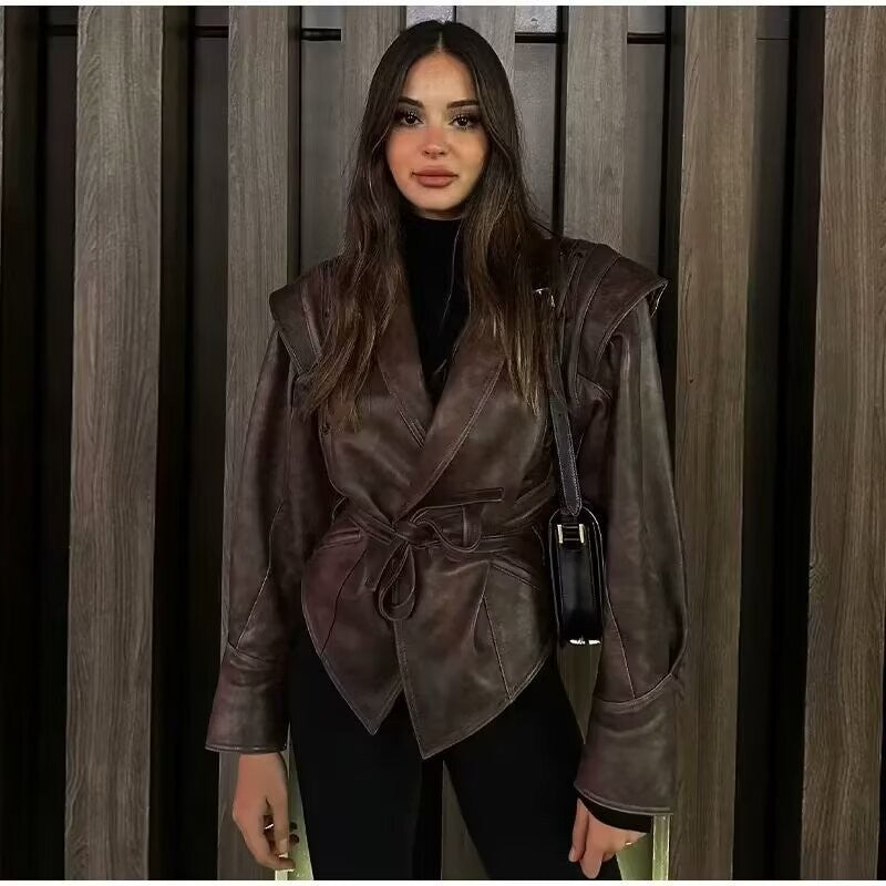 Damen cropped Kunstlederjacke mit wasserdichtem Finish und asymmetrischem Kragen Drune