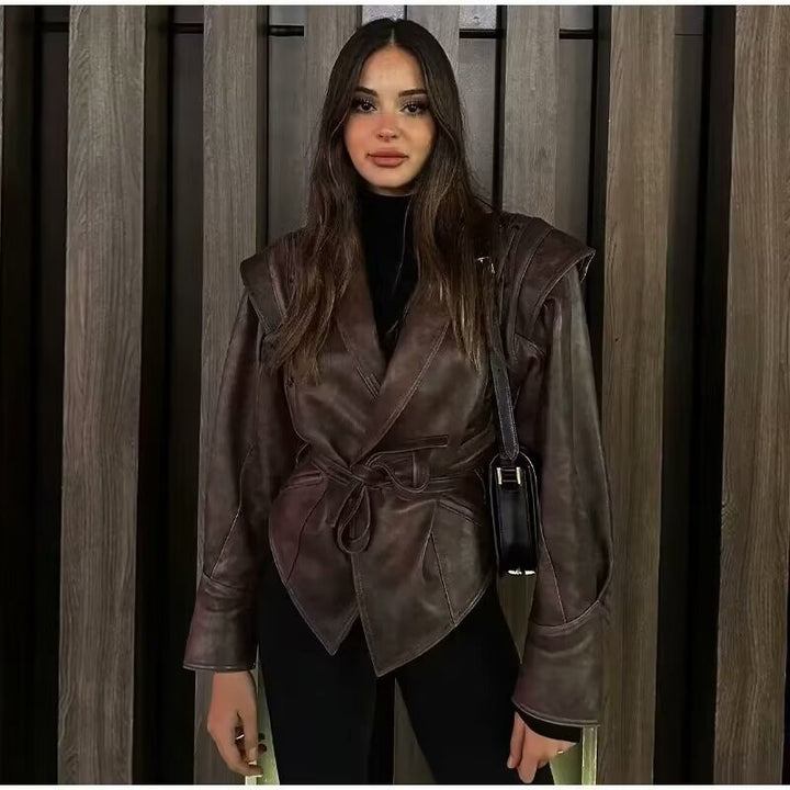 Damen cropped Kunstlederjacke mit wasserdichtem Finish und asymmetrischem Kragen Drune