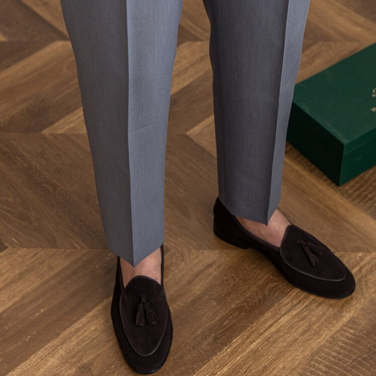 Drune Classic: Stilvolle Hose mit Schnalle