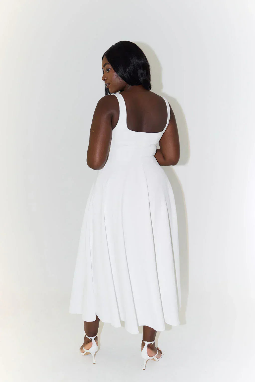 Drune | Midi-Kleid mit Hoher Taille und Quadrat-Ausschnitt