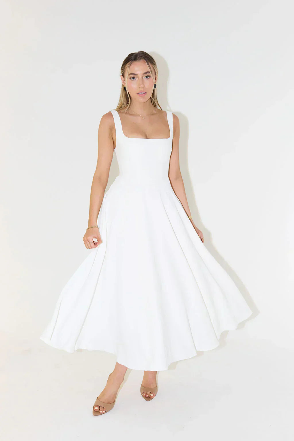 Drune | Midi-Kleid mit Hoher Taille und Quadrat-Ausschnitt