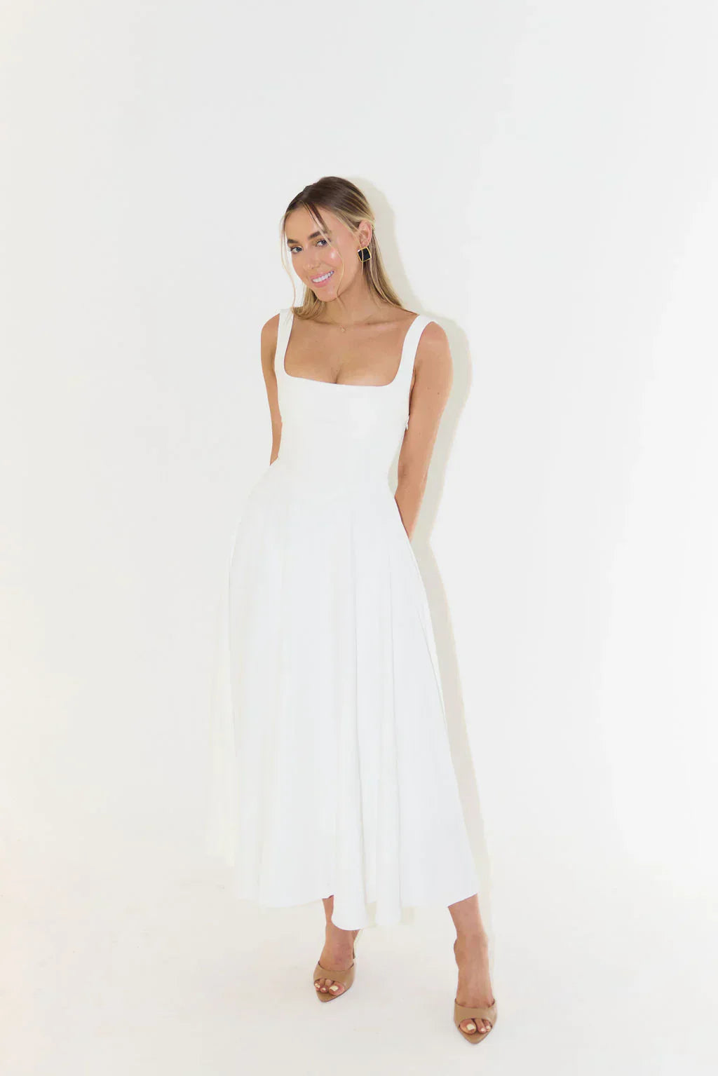 Drune | Midi-Kleid mit Hoher Taille und Quadrat-Ausschnitt