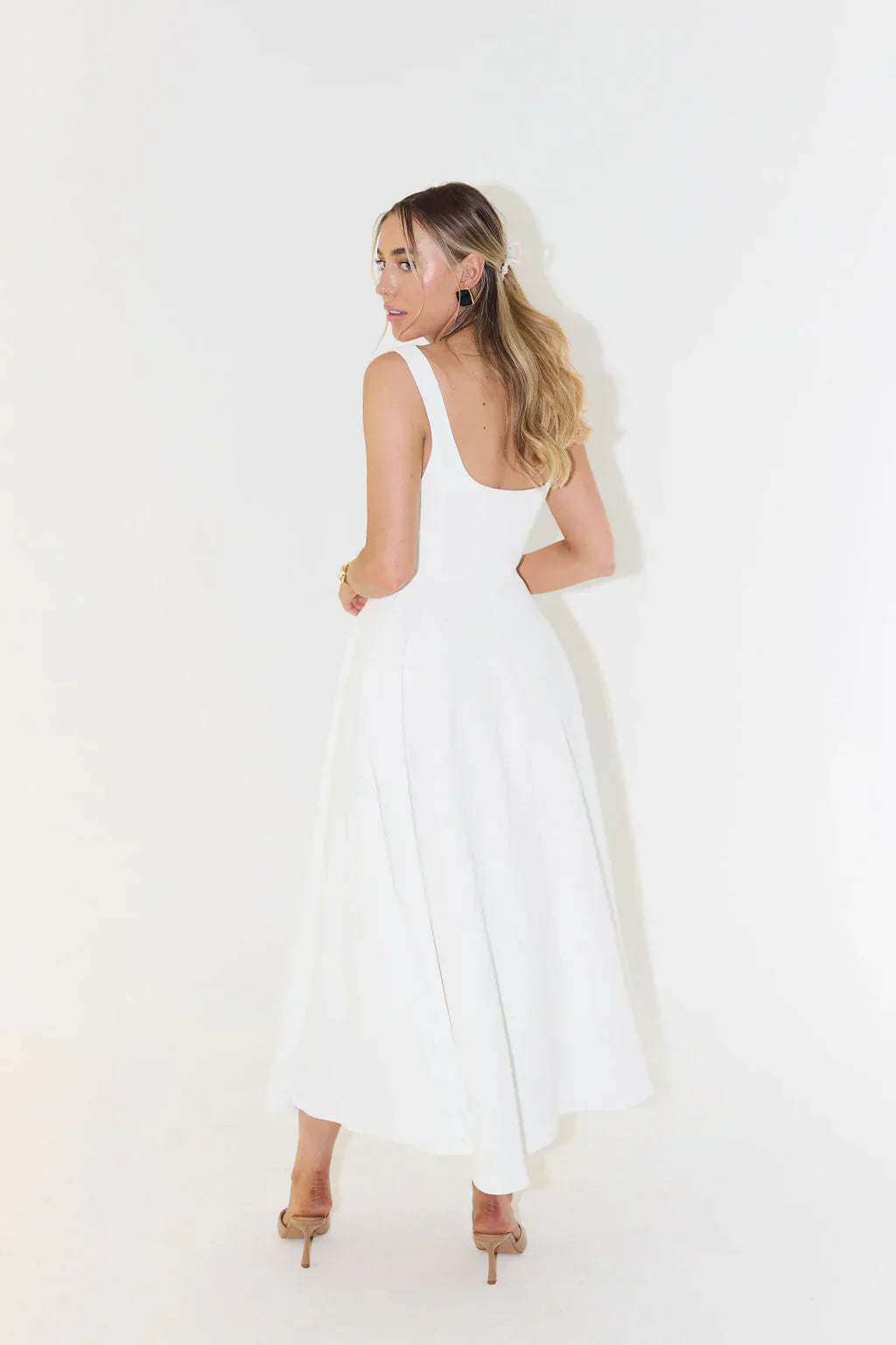 Drune | Midi-Kleid mit Hoher Taille und Quadrat-Ausschnitt
