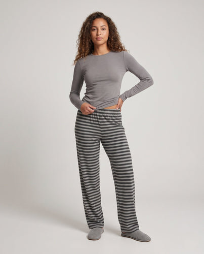 Damen Enganliegendes Langarmshirt aus Stretch-Jersey mit Rundhalsausschnitt Drune