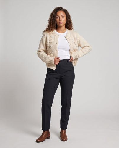Damen Grobstrick-Cardigan mit Bobble‑Details, Rundhalsausschnitt und Perlmuttknopfleiste Drune
