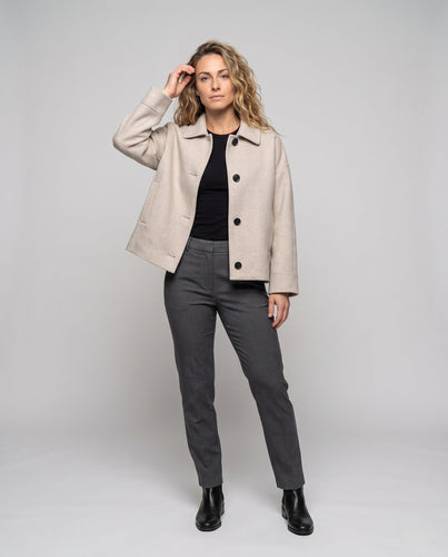 Damen Kurzer kastiger Wollmix‑Mantel mit Hemdkragen und seitlichen Eingrifftaschen Drune