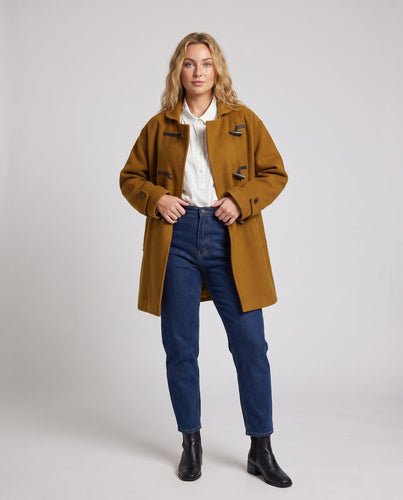 Damen Kurzmantel im Duffle‑Stil mit Knebelverschlüssen und kastiger Oversize‑Silhouette Drune