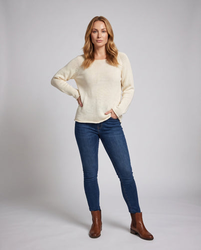 Damen Lockerer Grobstrick-Pullover mit Rundhalsausschnitt und Raw-Edge-Saum Drune