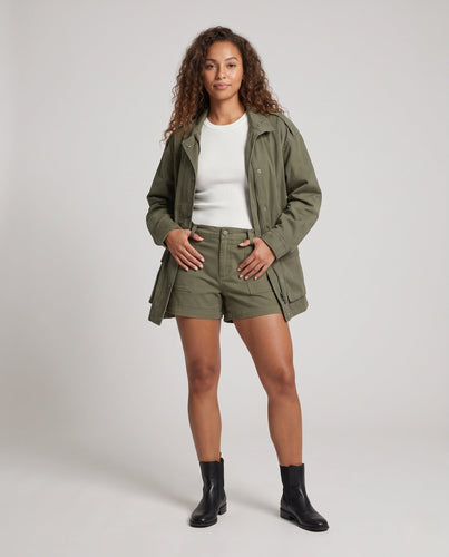 Damen Oversize-Fieldjacke im Military-Look mit Tunnelzugtaillierung und großen Pattentaschen Drune