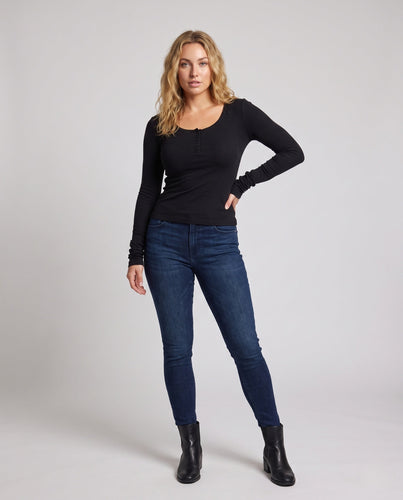 Damen Langärmeliges Henley-Top mit weitem Rundhalsausschnitt und Knopfleiste Drune