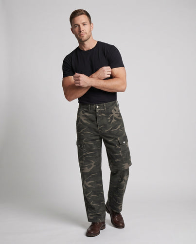 Herren Cargo‑Palazzo‑Hose im weiten Baggy‑Cut mit Camouflage‑Print und großformatigen Klappentaschen Drune