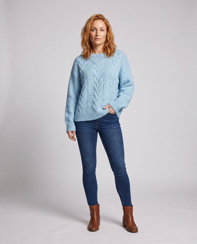 Damen Oversize Strickkleid mit Zopfmuster und Rundhals Drune