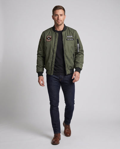 Herren Bomberjacke im Aviator-Style mit Badge‑Patches, Ärmeltasche und wärmender Steppfüllung Drune