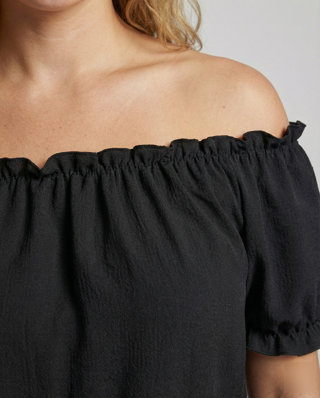 Product 15566649196874 - close_up_detail