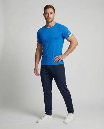 Herren nan athletisches Sportshirt aus strukturierter Mikrofaser mit Rundhalsausschnitt und figurnaher Passform Drune