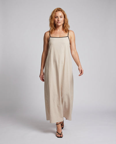 Damen Fließendes Maxikleid mit schmalen Spaghettiträgern und eleganter Silhouette Drune