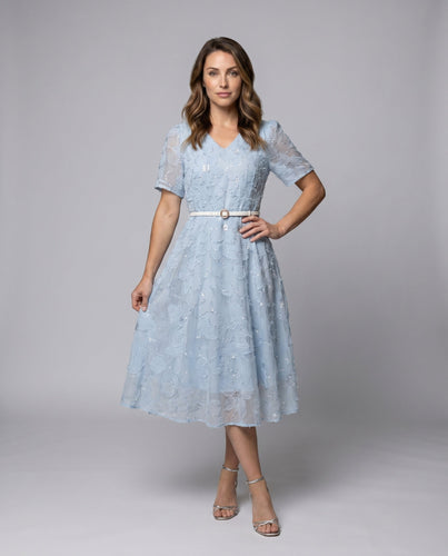 Damen Midikleid mit floralem Design und glänzenden Details Drune