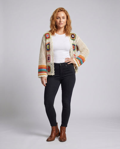 Damen Häkeljacke mit buntem Muster Drune