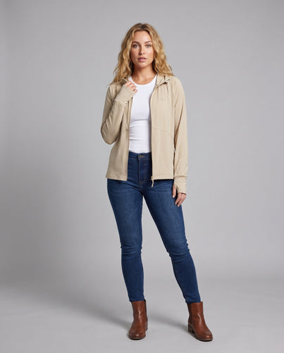 Damen funktionale Sportjacke mit schützender Kapuze und atmungsaktiven Einsätzen Drune
