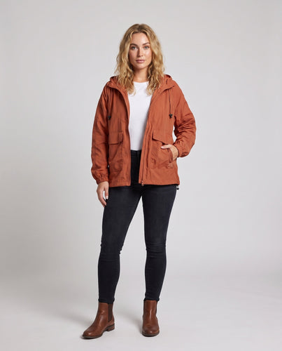 Unisex nan ultraleichte Windjacke mit verstellbarer Kapuze, großen Cargotaschen und atmungsaktiven Mesh-Einsätzen Drune