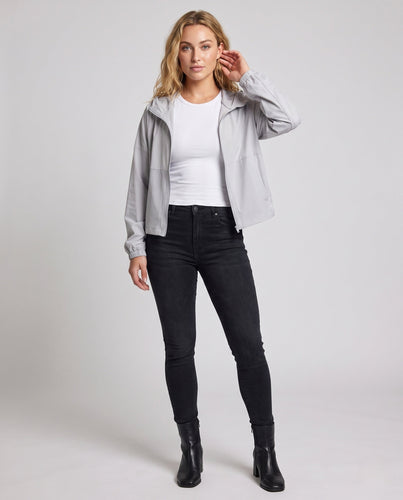 Damen nan ultraleichte Kapuzen-Windjacke mit kurzem weitem Schnitt und Reißverschluss Drune
