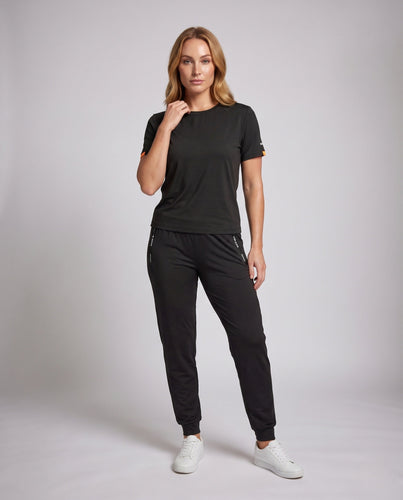 Damen sportliches Funktionsset mit grafischem T-Shirt und Jogginghose Drune