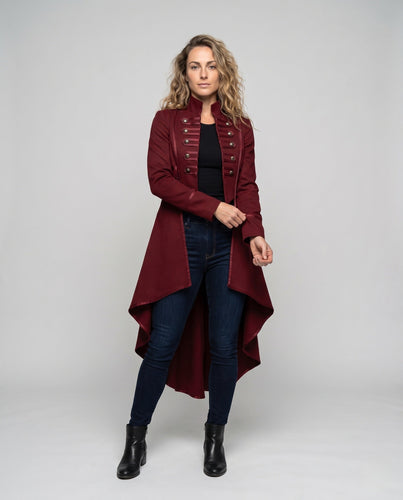 Frauen elegante asymmetrische gepolsterte Jacke mit modischen Knopfdetails Drune