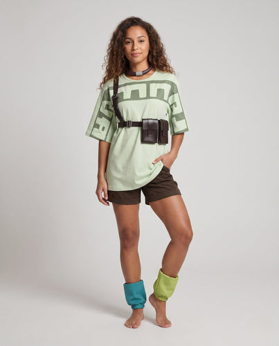 Damen Kostümset mit modischen Accessoires und lässigen Shorts Drune