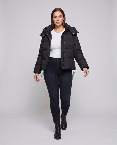 Damen kurze gesteppte Crop-Jacke mit abnehmbarem Kapuzenbesatz und Zwei-Wege-Reißverschluss