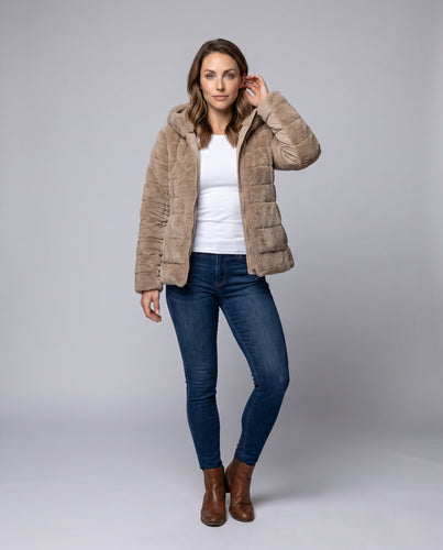 Damen kurze gesteppte Teddyjacke mit Kapuze und gepolsterten Seitenpaneelen