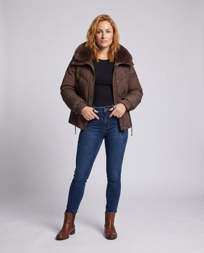 Damen kurze boxy Steppjacke mit extra-weichem Schalkragen im Kunstfaser-Look und verstellbarem Saum