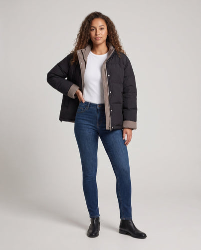 Damen kurze oversized wendbare Pufferjacke mit kontrastierendem Innenrand und Kordelzugsaum
