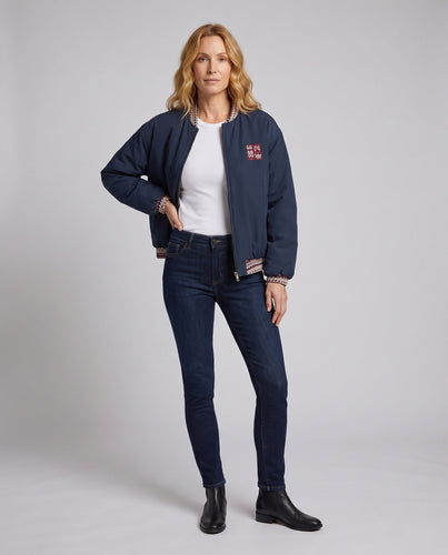 Damen kurze gepolsterte boxy Pufferjacke mit weichem Mikrofleece-Innenkragen und verdecktem Reißverschluss