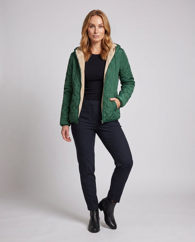 Damen mittelange leicht wattierte Steppjacke mit Teddyfutter und Kapuze Drune