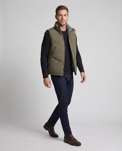 Männer Outdoor Thermoweste mit winddichtem Ripstop-Obermaterial und hohem Stehkragen