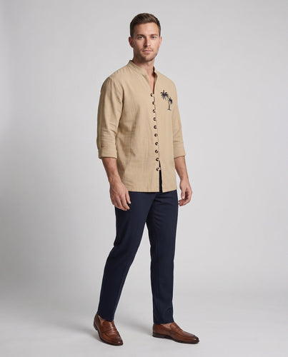 Herren Leinenlook Mandarin Hemd mit Holzknopfverschluss und Palmstickerei Drune