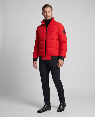 Herren kurze gepolsterte Steppjacke mit hohem Stehkragen, gerippten Bündchen und Ärmelpatch drune