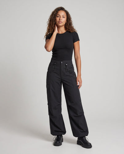 Damen Weite Cargo-Hose mit Kordelzugbund, Mehrere Taschen und Leichtgewichtigem Funktionsstoff drune