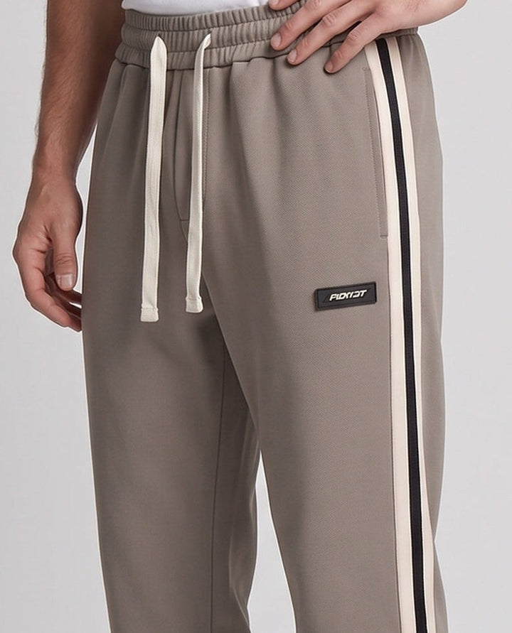 Herren Sportliche Jogginghose mit seitlichen Kontraststreifen Drune