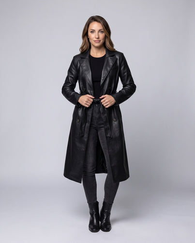 Damen längerer taillierter Trenchcoat aus veganem Lederlook mit Bindegürtel und Reverskragen Drune