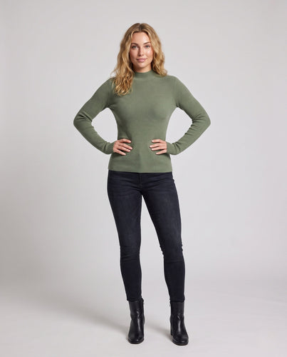 Damen Eleganter Slim-Fit Rollkragenpullover aus flauschigem Angora-Mix mit feiner Rippstruktur Drune