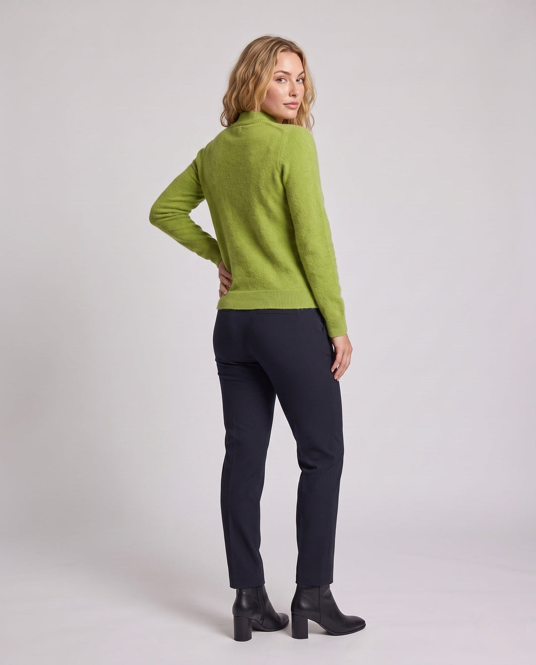 Product 16033032274250 - back_view