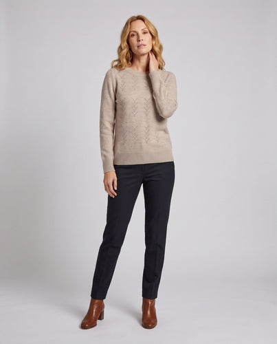 Damen Feinstrickpullover mit zartem Ajourmuster, Rundhals und legerer Passform Drune