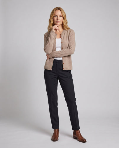 Damen Flauschiger Feinstrick-Knopfcardi mit Rundhals und Angora‑Optik Drune