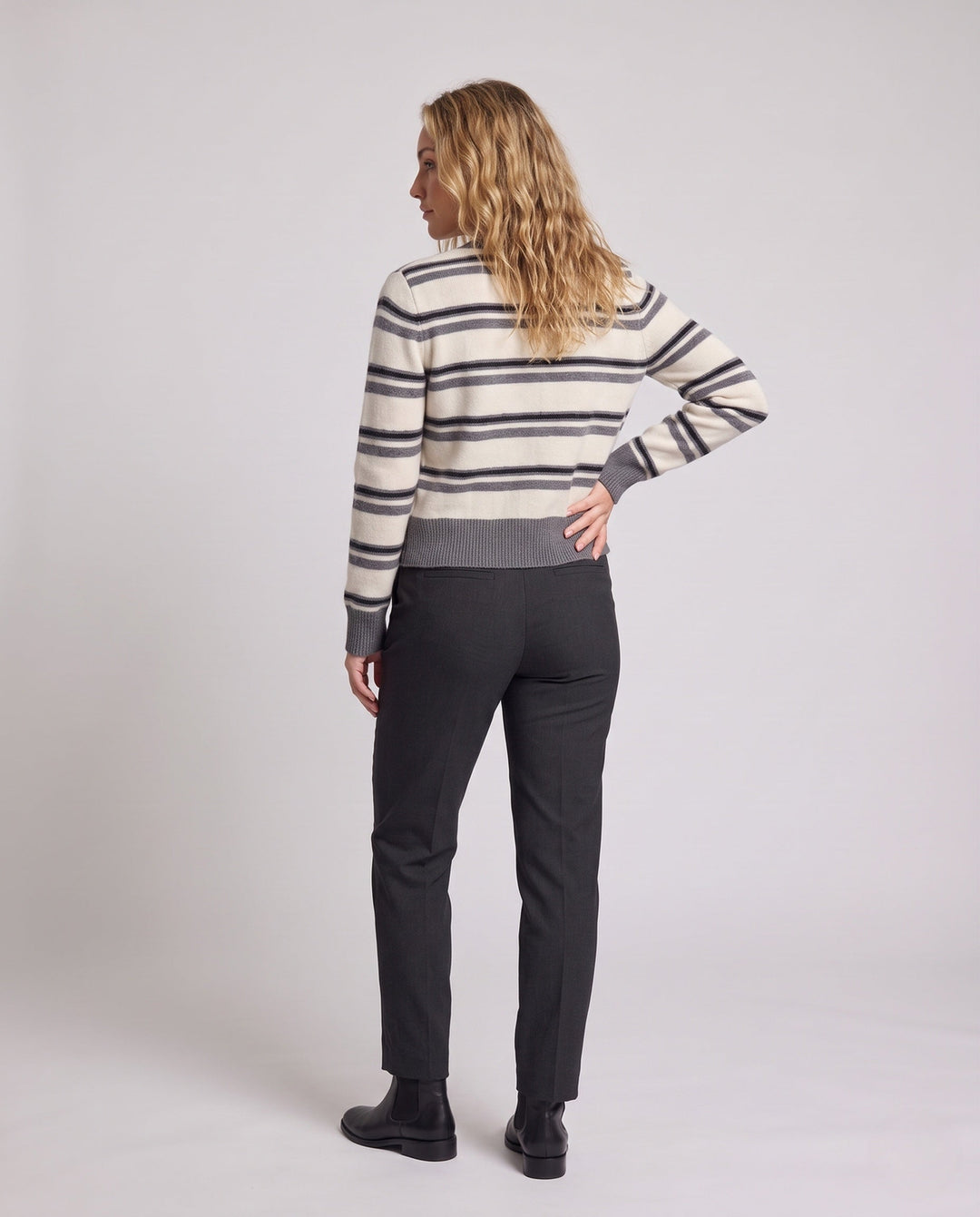 Product 16034478784842 - back_view